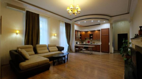 Гостиница Апартаменты на Крещатике .  Киев